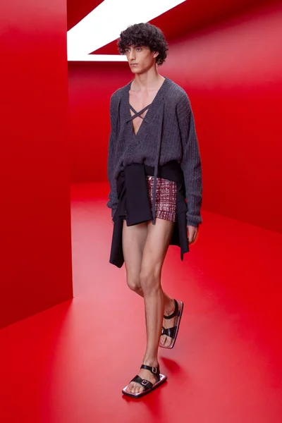 Look 18